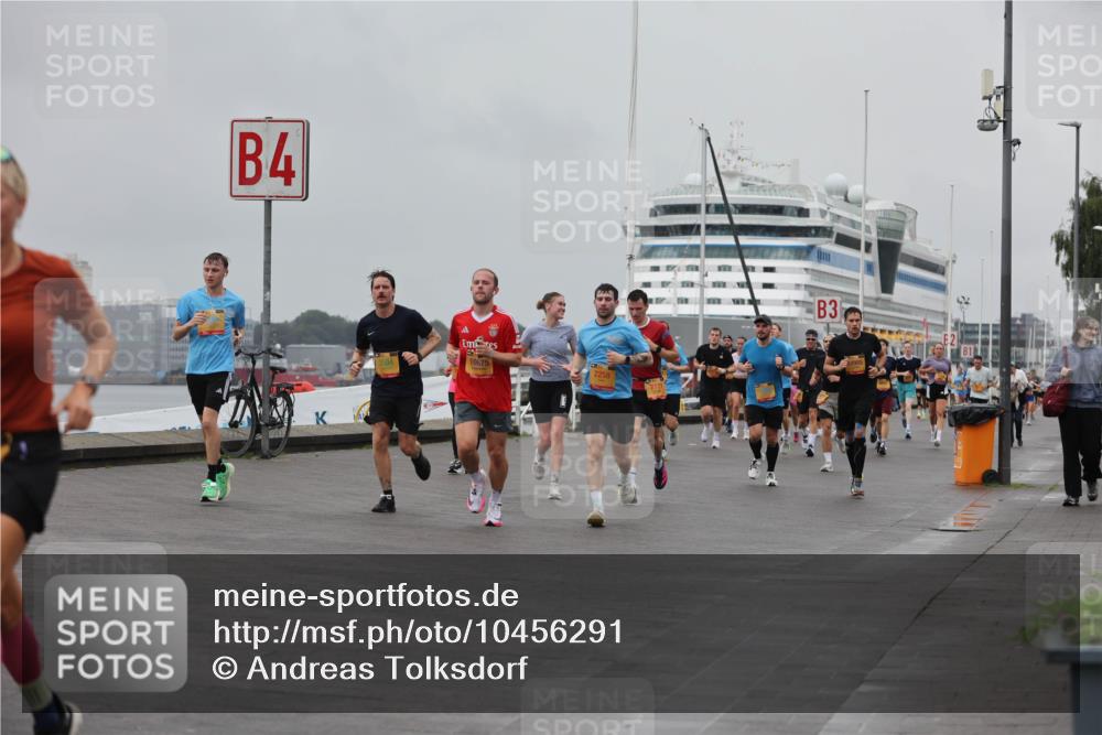 13.09.2026 - Kiel Lauf Andreas Tolksdorf http://msf.ph/oto/10456291 13.09.2026 11:56:56 Kiellinie 4, 10675, 2258, 3 meine-sportfotos.de