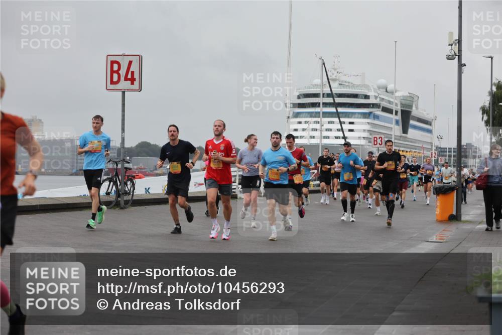 13.09.2026 - Kiel Lauf Andreas Tolksdorf http://msf.ph/oto/10456293 13.09.2026 11:56:56 Kiellinie 4, 10575, 2258, 7771, 3 meine-sportfotos.de