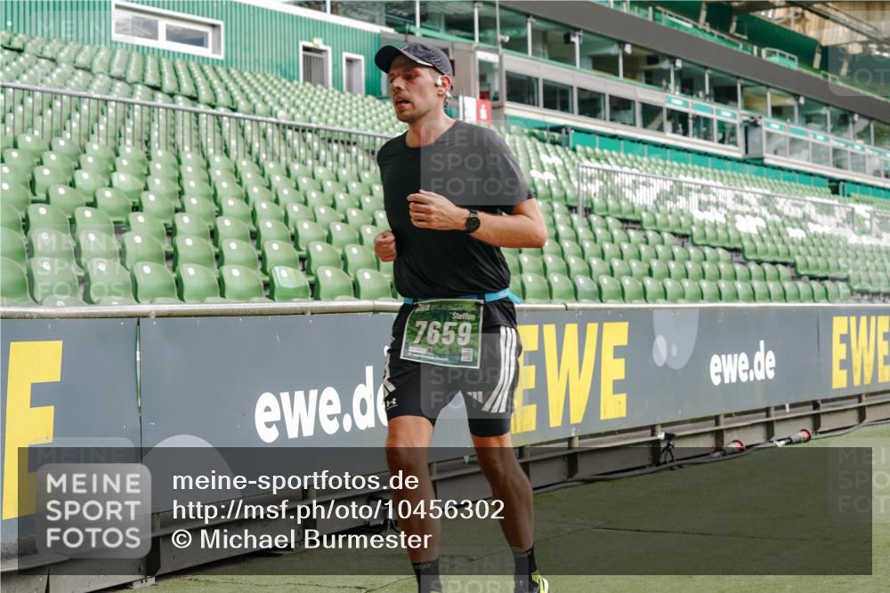 13.09.2026 - 21. swb-Marathon Bremen Michael Burmester http://msf.ph/oto/10456302 13.09.2026 12:53:25 Laufen im Stadion 102, 107, 145, 313, 376, 385, 472, 541, 560, 615, 616, 675, 683, 696, 740, 755, 792, 816, 827, 982, 985, 987, 1033, 1056, 1076, 1207, 1232, 1252, 1297, 1419, 1433, 1445, 1468, 1492, 1528, 1542, 1551, 1631, 1646, 1664, 1704, 1707, 1814, 1955, 2007, 2008, 2043, 2055, 2203, 2280, 2350, 2362, 2401, 2422, 2454, 2480, 2498, 2499, 2623, 2701, 2767, 2820, 2824, 2858, 2882, 2913, 2971, 2997, 3085, 3149, 3236, 3336, 3362, 3413, 3448, 3830, 3899, 3988, 4283, 4475, 4605 meine-sportfotos.de