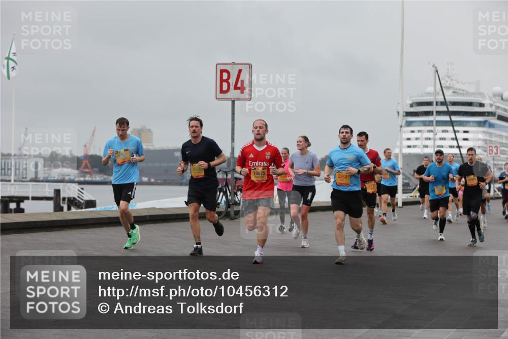 13.09.2026 - Kiel Lauf Andreas Tolksdorf http://msf.ph/oto/10456312 13.09.2026 11:56:57 Kiellinie 4, 10675, 2258, 7771, 10985, 3 meine-sportfotos.de