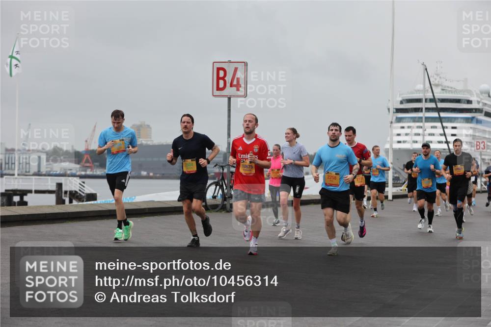 13.09.2026 - Kiel Lauf Andreas Tolksdorf http://msf.ph/oto/10456314 13.09.2026 11:56:57 Kiellinie 4, 2504, 10675, 2258, 7771, 10985, 3 meine-sportfotos.de