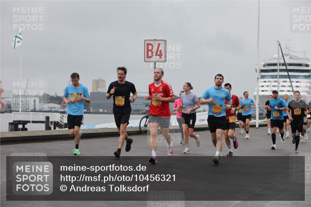 13.09.2026 - Kiel Lauf Andreas Tolksdorf http://msf.ph/oto/10456321 13.09.2026 11:56:58 Kiellinie 2504, 4, 10, 2258, 7771, 10985 meine-sportfotos.de