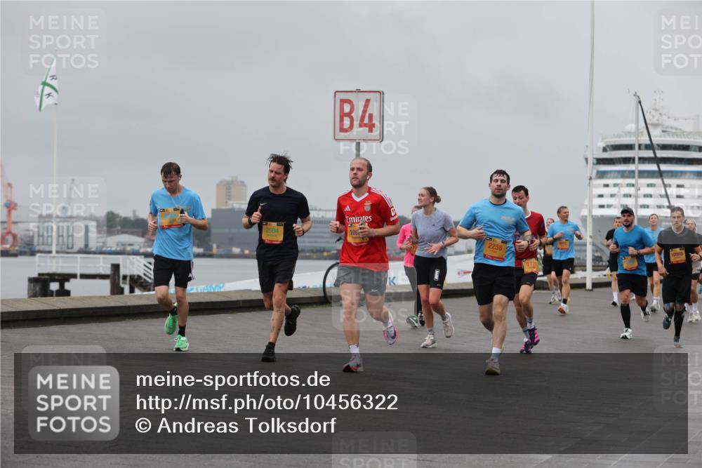 13.09.2026 - Kiel Lauf Andreas Tolksdorf http://msf.ph/oto/10456322 13.09.2026 11:56:58 Kiellinie 4, 2504, 106, 2258, 7771, 10985 meine-sportfotos.de