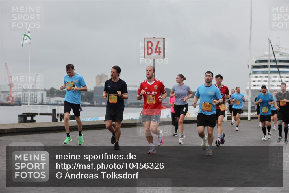 13.09.2026 - Kiel Lauf Andreas Tolksdorf http://msf.ph/oto/10456326 13.09.2026 11:56:58 Kiellinie 4, 2504, 10675, 2258 meine-sportfotos.de