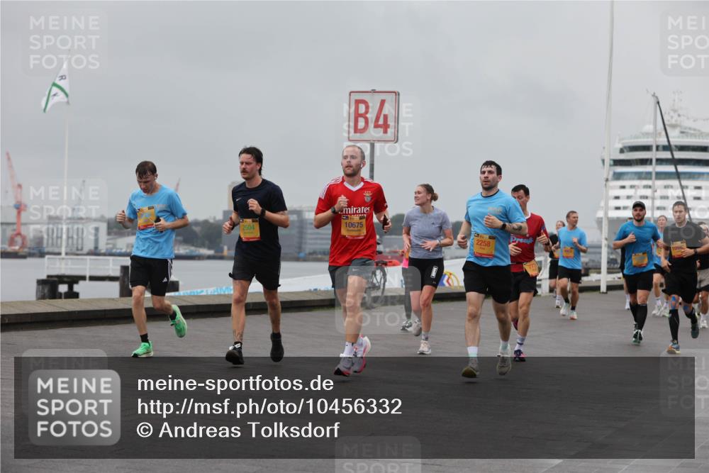 13.09.2026 - Kiel Lauf Andreas Tolksdorf http://msf.ph/oto/10456332 13.09.2026 11:56:58 Kiellinie 4, 2504, 10675, 2258, 10985 meine-sportfotos.de