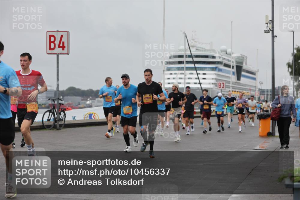 13.09.2026 - Kiel Lauf Andreas Tolksdorf http://msf.ph/oto/10456337 13.09.2026 11:57:00 Kiellinie 10120, 7771, 4, 9903, 10985, 3 meine-sportfotos.de