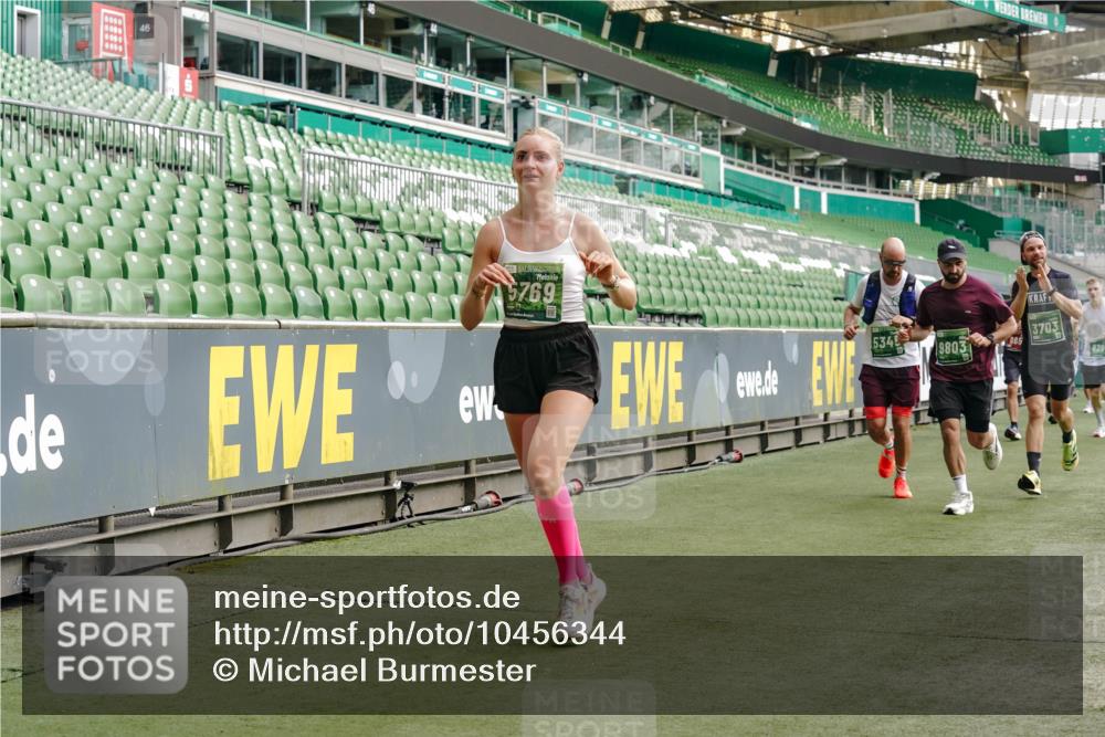 13.09.2026 - 21. swb-Marathon Bremen Michael Burmester http://msf.ph/oto/10456344 13.09.2026 12:53:27 Laufen im Stadion 102, 107, 145, 313, 376, 385, 472, 481, 541, 560, 615, 616, 675, 683, 696, 740, 755, 792, 816, 827, 982, 985, 987, 1033, 1056, 1076, 1207, 1232, 1252, 1297, 1419, 1433, 1445, 1468, 1492, 1528, 1542, 1551, 1631, 1646, 1664, 1704, 1707, 1814, 1955, 2007, 2008, 2043, 2055, 2203, 2280, 2350, 2362, 2401, 2422, 2454, 2480, 2498, 2499, 2623, 2701, 2767, 2820, 2824, 2858, 2882, 2913, 2971, 2997, 3054, 3085, 3149, 3236, 3336, 3362, 3413, 3448, 3830, 3899, 3988, 4283, 4475, 4605 meine-sportfotos.de