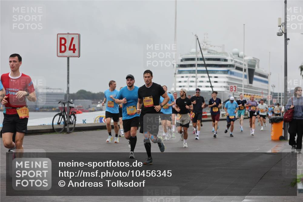 13.09.2026 - Kiel Lauf Andreas Tolksdorf http://msf.ph/oto/10456345 13.09.2026 11:57:00 Kiellinie 4, 9903, 7771, 10985, 3 meine-sportfotos.de