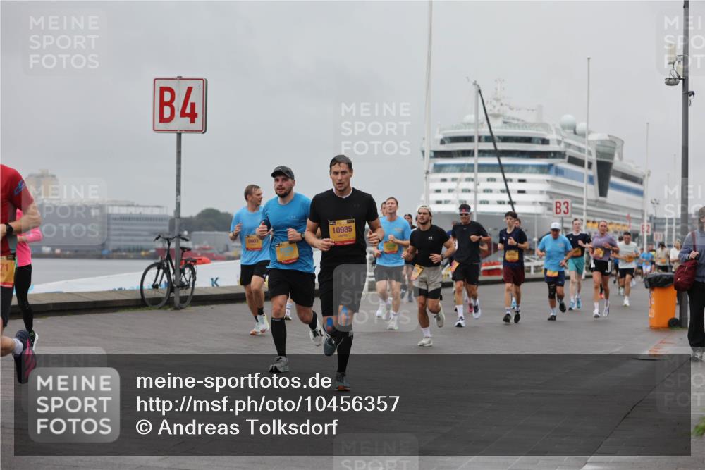 13.09.2026 - Kiel Lauf Andreas Tolksdorf http://msf.ph/oto/10456357 13.09.2026 11:57:01 Kiellinie 71, 4, 10985, 3, 9903 meine-sportfotos.de