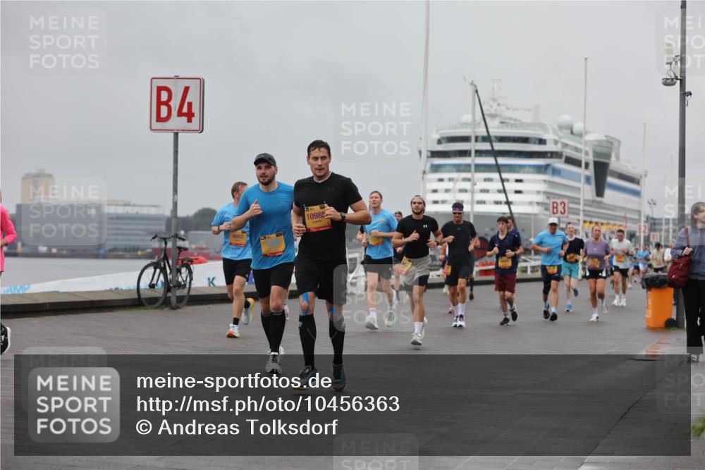 13.09.2026 - Kiel Lauf Andreas Tolksdorf http://msf.ph/oto/10456363 13.09.2026 11:57:01 Kiellinie 4, 9903, 10985, 3 meine-sportfotos.de