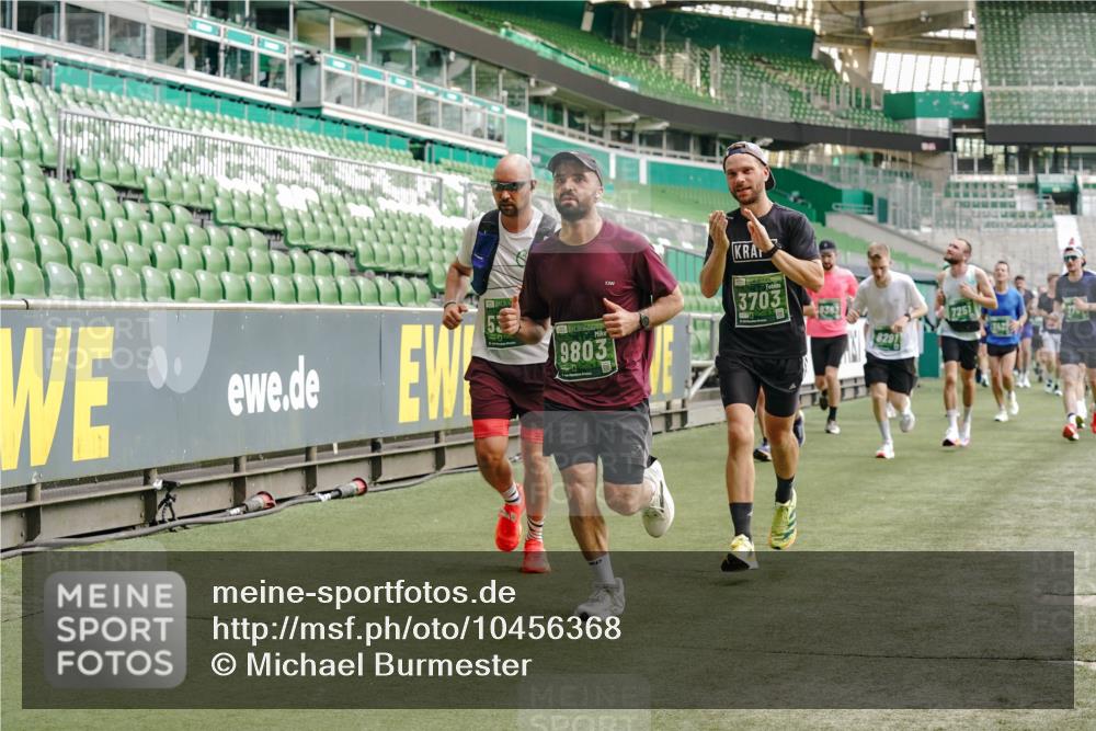 13.09.2026 - 21. swb-Marathon Bremen Michael Burmester http://msf.ph/oto/10456368 13.09.2026 12:53:28 Laufen im Stadion 102, 107, 145, 313, 376, 385, 472, 481, 541, 560, 615, 616, 666, 675, 683, 696, 740, 755, 792, 816, 827, 982, 985, 987, 1033, 1056, 1076, 1207, 1232, 1252, 1297, 1419, 1433, 1445, 1468, 1492, 1528, 1542, 1551, 1631, 1646, 1664, 1704, 1707, 1814, 1955, 2007, 2008, 2043, 2055, 2203, 2280, 2350, 2362, 2401, 2422, 2454, 2480, 2498, 2499, 2623, 2701, 2767, 2820, 2824, 2858, 2882, 2913, 2971, 2997, 3054, 3085, 3149, 3236, 3336, 3362, 3413, 3448, 3830, 3899, 3988, 4283, 4475, 4605 meine-sportfotos.de