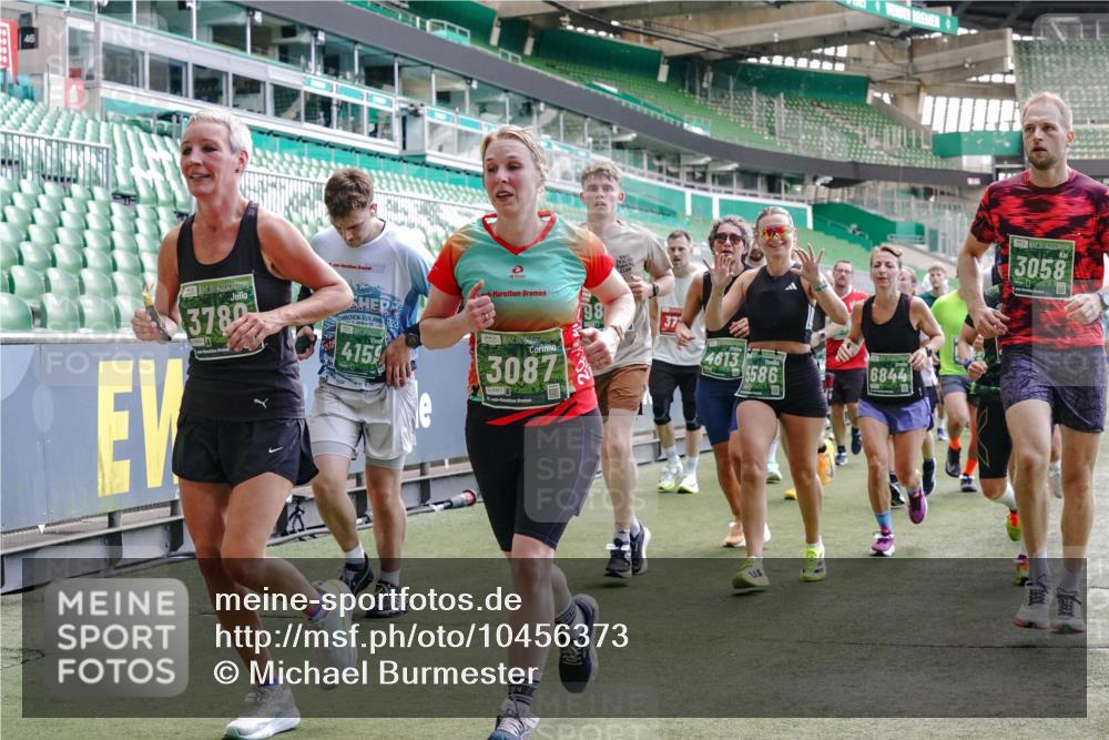 13.09.2026 - 21. swb-Marathon Bremen Michael Burmester http://msf.ph/oto/10456373 13.09.2026 13:11:15 Laufen im Stadion 265, 373, 581, 703, 843, 869, 984, 1113, 1180, 1435, 1738, 1849, 1851, 1855, 1867, 1894, 1936, 1952, 1967, 2202, 2248, 2268, 2281, 2284, 2299, 2330, 2333, 2339, 2342, 2353, 2375, 2426, 2432, 2443, 2530, 2531, 2553, 2589, 2654, 2659, 2669, 2673, 2682, 2714, 2717, 2784, 2785, 2804, 2819, 2822, 2836, 2850, 2907, 2920, 2932, 2976, 3026, 3027, 3063, 3079, 3082, 3086, 3089, 3122, 3159, 3174, 3207, 3208, 3291, 3328, 3349, 3352, 3370, 3409, 3410, 3470, 3549, 551 meine-sportfotos.de
