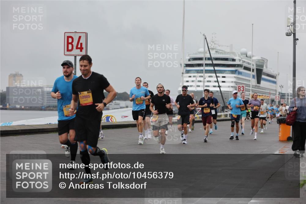 13.09.2026 - Kiel Lauf Andreas Tolksdorf http://msf.ph/oto/10456379 13.09.2026 11:57:02 Kiellinie 4, 10985, 2083, 3 meine-sportfotos.de