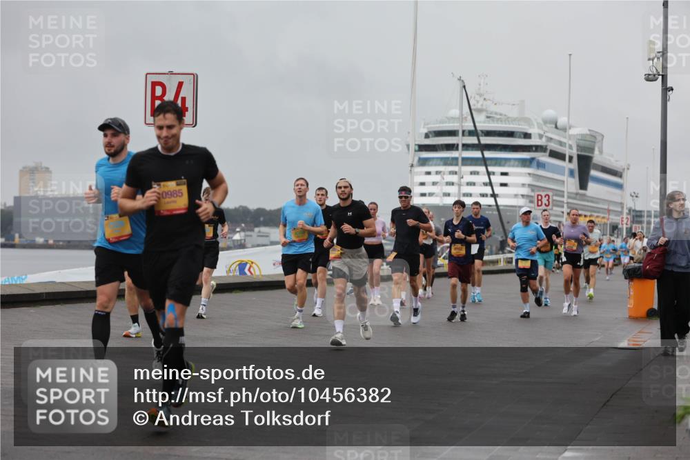 13.09.2026 - Kiel Lauf Andreas Tolksdorf http://msf.ph/oto/10456382 13.09.2026 11:57:02 Kiellinie 4, 0985, 3 meine-sportfotos.de