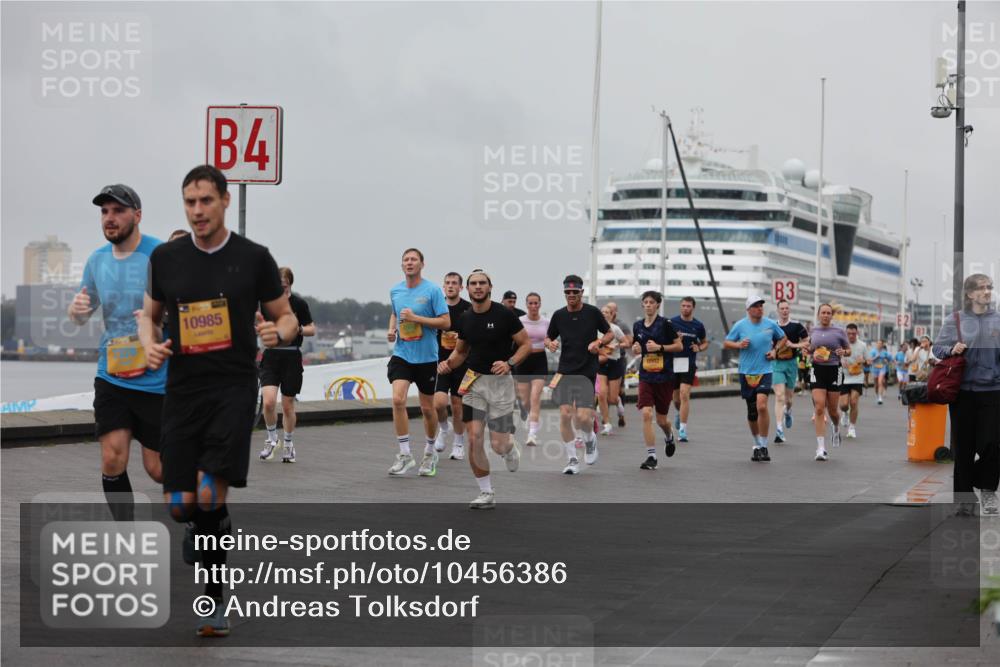 13.09.2026 - Kiel Lauf Andreas Tolksdorf http://msf.ph/oto/10456386 13.09.2026 11:57:02 Kiellinie 4, 10985, 6502, 3 meine-sportfotos.de
