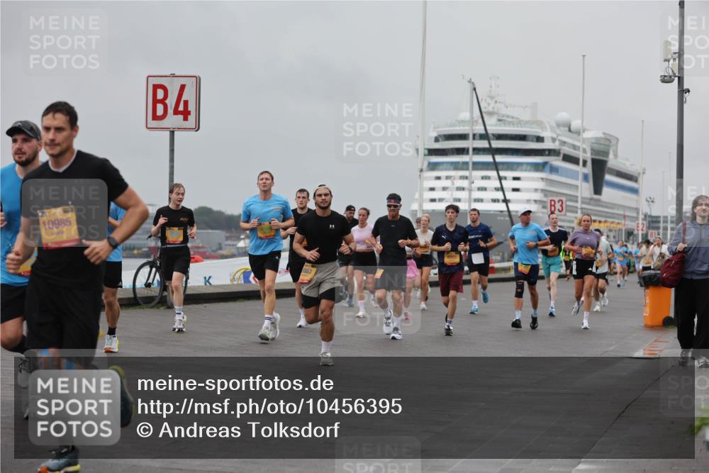 13.09.2026 - Kiel Lauf Andreas Tolksdorf http://msf.ph/oto/10456395 13.09.2026 11:57:03 Kiellinie 10985, 4, 2083, 3 meine-sportfotos.de