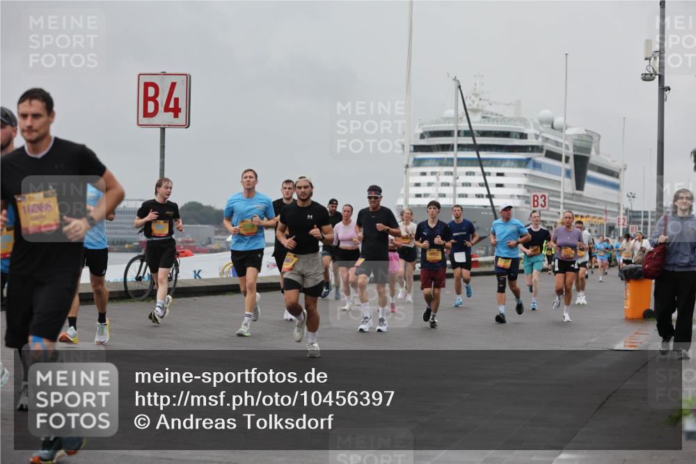 13.09.2026 - Kiel Lauf Andreas Tolksdorf http://msf.ph/oto/10456397 13.09.2026 11:57:03 Kiellinie 10985, 4, 3 meine-sportfotos.de