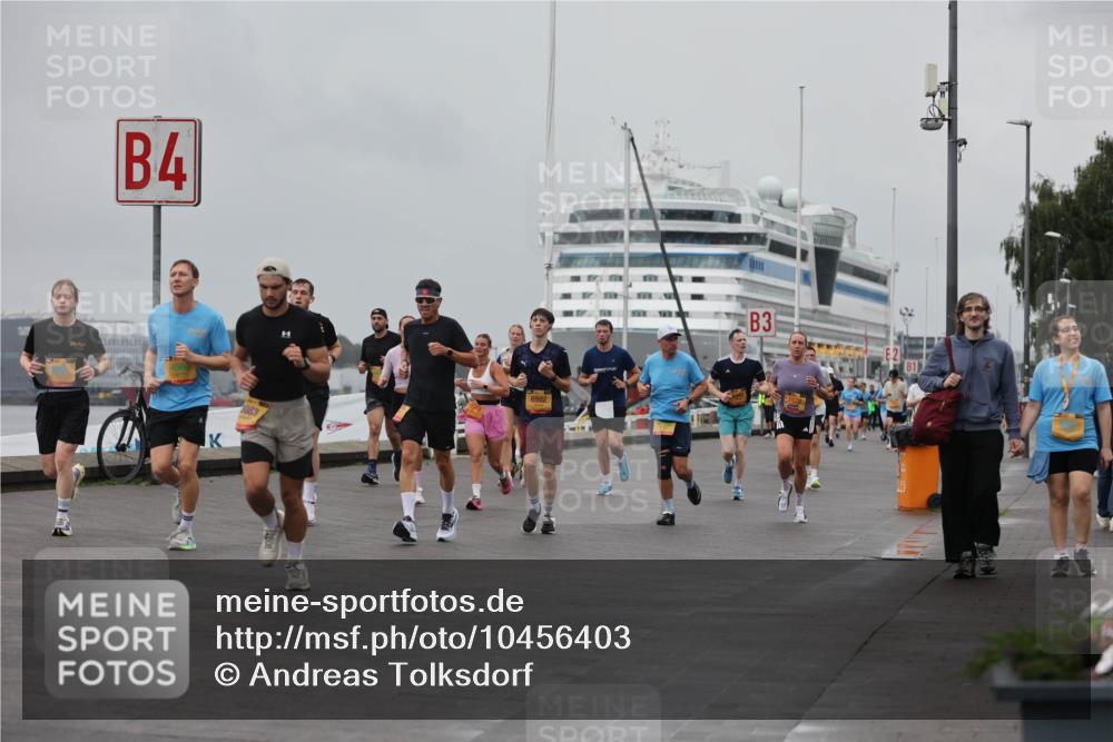 13.09.2026 - Kiel Lauf Andreas Tolksdorf http://msf.ph/oto/10456403 13.09.2026 11:57:03 Kiellinie 4, 4083, 6502, 3 meine-sportfotos.de