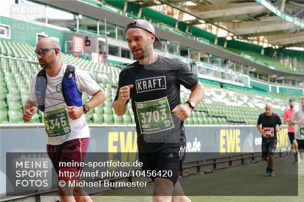 13.09.2026 - 21. swb-Marathon Bremen Michael Burmester http://msf.ph/oto/10456420 13.09.2026 12:53:30 Laufen im Stadion 102, 107, 145, 189, 313, 376, 385, 472, 481, 541, 560, 615, 616, 666, 675, 683, 696, 740, 755, 792, 816, 827, 982, 985, 987, 1033, 1056, 1076, 1207, 1232, 1252, 1297, 1419, 1433, 1445, 1468, 1528, 1542, 1551, 1631, 1646, 1658, 1664, 1704, 1707, 1814, 1955, 2007, 2043, 2055, 2203, 2280, 2350, 2362, 2401, 2422, 2454, 2480, 2498, 2499, 2623, 2701, 2767, 2820, 2824, 2858, 2882, 2913, 2971, 2997, 3054, 3085, 3149, 3236, 3336, 3362, 3413, 3448, 3830, 3988, 4283, 4475, 4605 meine-sportfotos.de