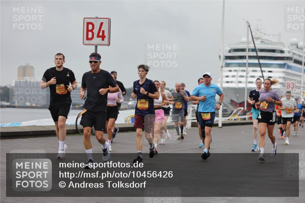 13.09.2026 - Kiel Lauf Andreas Tolksdorf http://msf.ph/oto/10456426 13.09.2026 11:57:06 Kiellinie 5881, 4, 6502, 12518, 3 meine-sportfotos.de