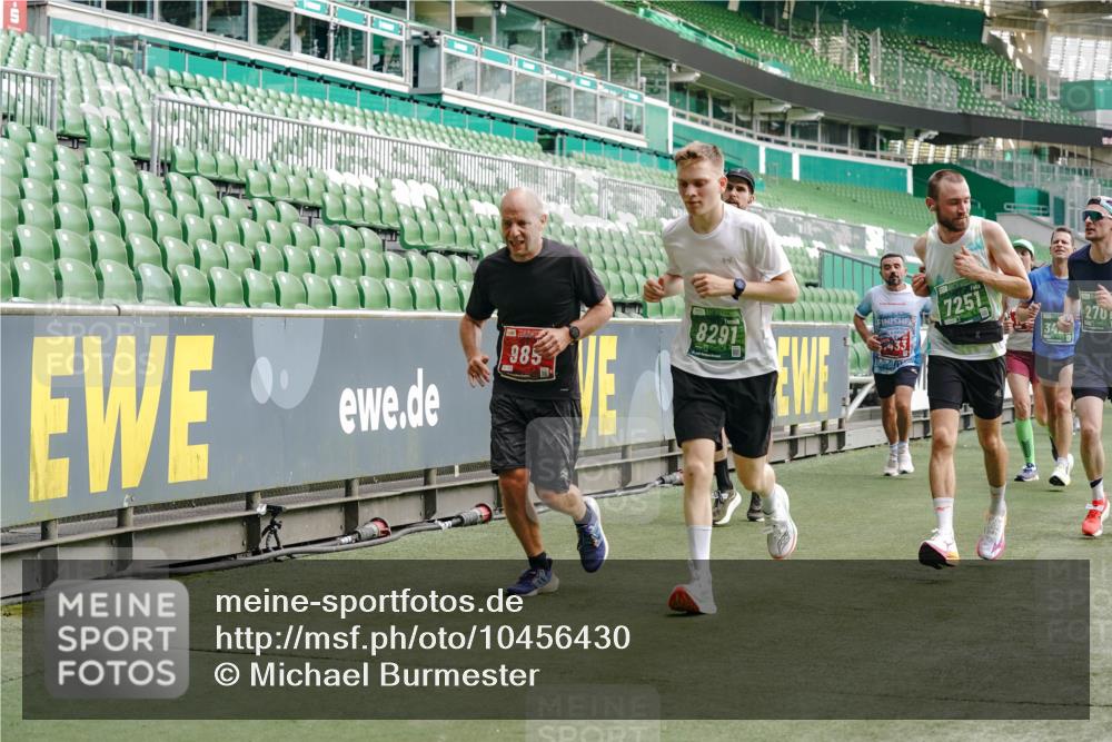 13.09.2026 - 21. swb-Marathon Bremen Michael Burmester http://msf.ph/oto/10456430 13.09.2026 12:53:31 Laufen im Stadion 102, 107, 145, 189, 313, 376, 385, 472, 481, 541, 560, 615, 616, 666, 675, 683, 696, 740, 755, 792, 816, 827, 982, 985, 987, 1033, 1056, 1076, 1207, 1232, 1252, 1297, 1419, 1433, 1445, 1468, 1528, 1542, 1551, 1631, 1646, 1658, 1664, 1704, 1707, 1814, 2007, 2043, 2055, 2203, 2280, 2350, 2362, 2401, 2422, 2454, 2480, 2498, 2499, 2623, 2701, 2767, 2820, 2824, 2858, 2882, 2913, 2962, 2971, 2997, 3054, 3085, 3149, 3236, 3336, 3362, 3413, 3448, 3830, 3988, 4283, 4475, 4605 meine-sportfotos.de
