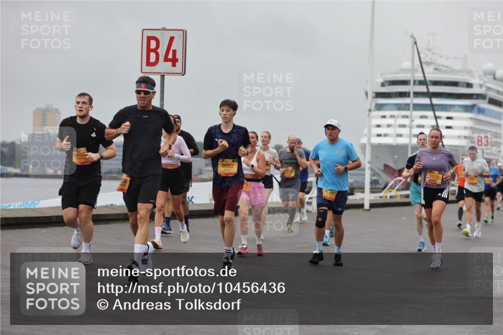 13.09.2026 - Kiel Lauf Andreas Tolksdorf http://msf.ph/oto/10456436 13.09.2026 11:57:06 Kiellinie 4, 586, 6502, 1972, 3 meine-sportfotos.de