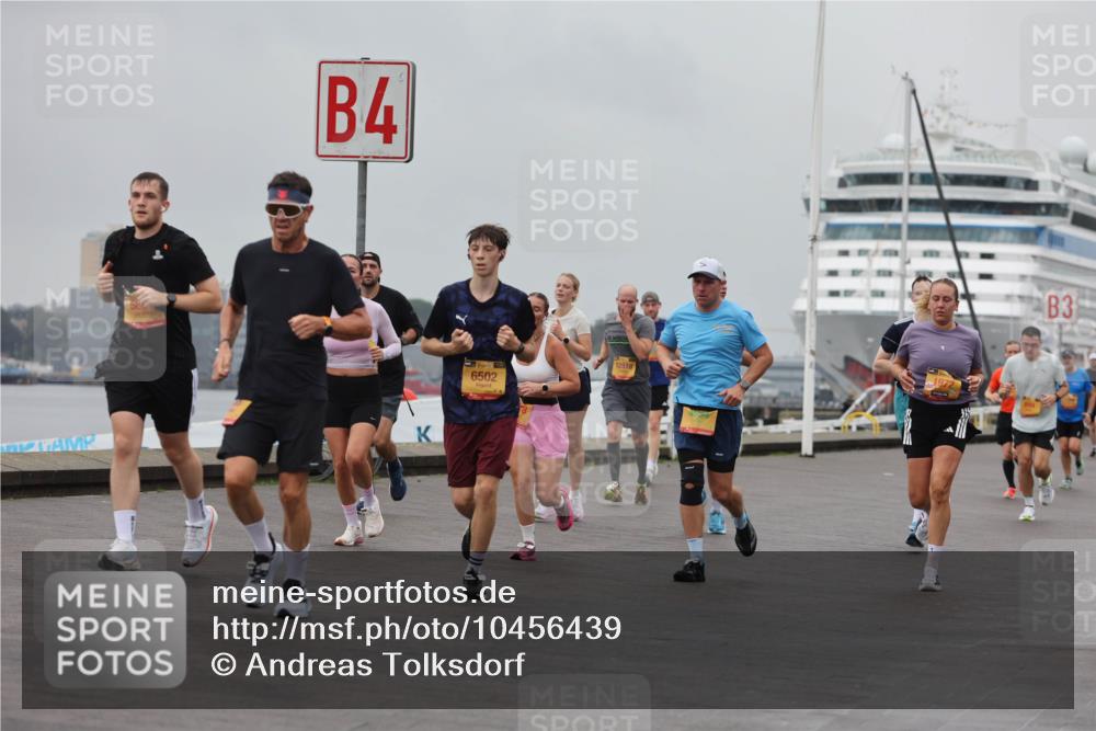 13.09.2026 - Kiel Lauf Andreas Tolksdorf http://msf.ph/oto/10456439 13.09.2026 11:57:06 Kiellinie 58, 4, 6502, 12518, 3 meine-sportfotos.de