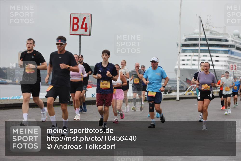 13.09.2026 - Kiel Lauf Andreas Tolksdorf http://msf.ph/oto/10456440 13.09.2026 11:57:06 Kiellinie 4, 6502, 12518, 1972, 3 meine-sportfotos.de