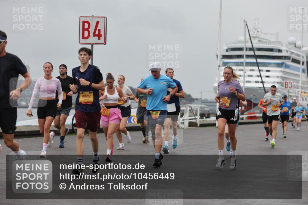 13.09.2026 - Kiel Lauf Andreas Tolksdorf http://msf.ph/oto/10456449 13.09.2026 11:57:07 Kiellinie 4, 6502, 178, 12518, 1972, 3 meine-sportfotos.de