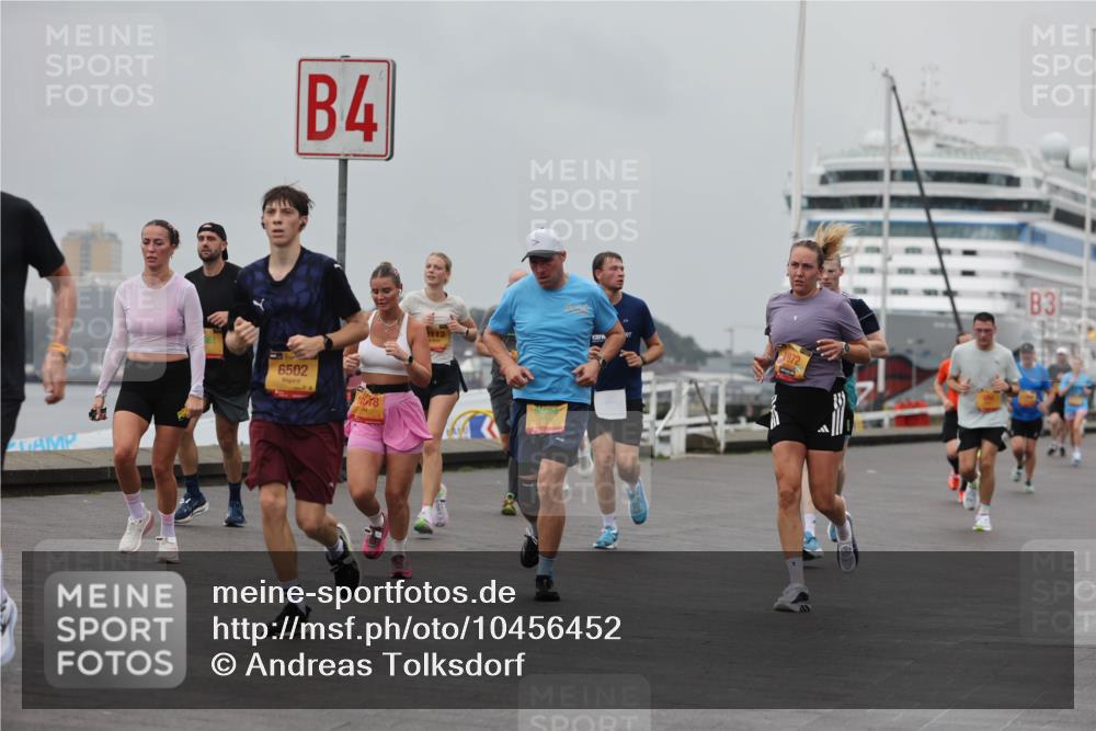 13.09.2026 - Kiel Lauf Andreas Tolksdorf http://msf.ph/oto/10456452 13.09.2026 11:57:07 Kiellinie 4, 6502, 8, 113, 1972, 3 meine-sportfotos.de
