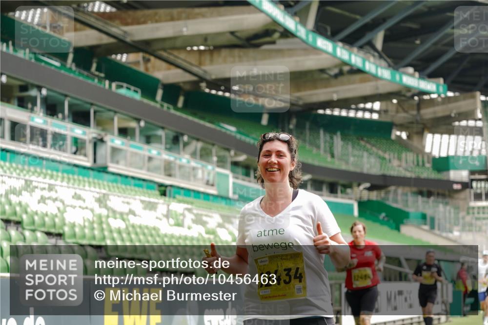 13.09.2026 - 21. swb-Marathon Bremen Michael Burmester http://msf.ph/oto/10456463 13.09.2026 10:33:12 Laufen im Stadion 10018, 10067, 10078, 10166, 10184, 10203, 10211, 10226, 10236, 10243, 10246, 10249, 10255, 10256, 10297, 10300, 10322, 10355, 10365, 10372, 10374, 10379, 10383, 10394, 10408, 10410, 10423, 10428, 10443, 10486, 10494, 10503, 10517, 10518, 10530, 10540, 10543, 10550, 10565, 10578, 10604, 10608, 10646, 10668, 10670, 10673, 10675, 10687, 10690, 10691, 10699, 10703, 10707, 10721, 10728, 10745, 10749, 10750, 10771, 10772, 10787, 10788, 10794, 10809 meine-sportfotos.de