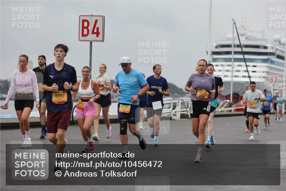13.09.2026 - Kiel Lauf Andreas Tolksdorf http://msf.ph/oto/10456472 13.09.2026 11:57:08 Kiellinie 6502, 4, 3 meine-sportfotos.de