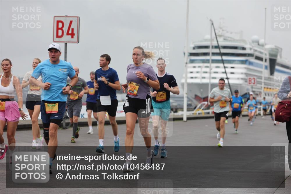 13.09.2026 - Kiel Lauf Andreas Tolksdorf http://msf.ph/oto/10456487 13.09.2026 11:57:09 Kiellinie 4, 2518, 1972, 6342, 3 meine-sportfotos.de