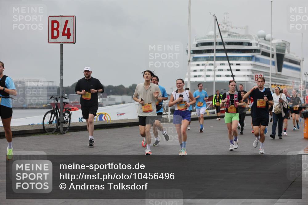 13.09.2026 - Kiel Lauf Andreas Tolksdorf http://msf.ph/oto/10456496 13.09.2026 11:57:22 Kiellinie 4, 8698, 3171, 2866 meine-sportfotos.de