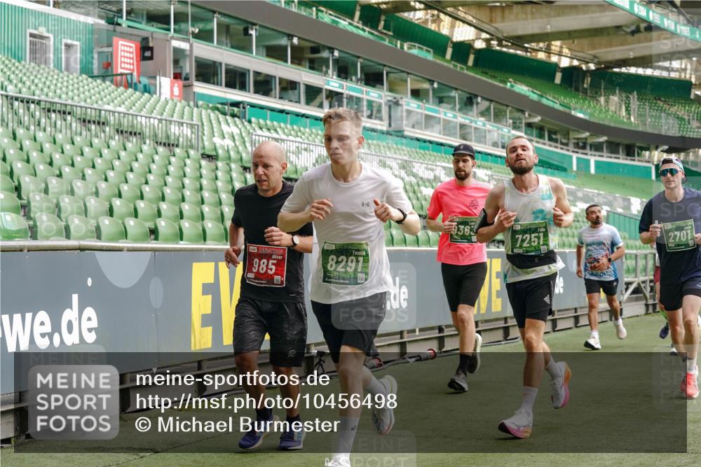 13.09.2026 - 21. swb-Marathon Bremen Michael Burmester http://msf.ph/oto/10456498 13.09.2026 12:53:32 Laufen im Stadion 102, 107, 145, 189, 313, 376, 385, 472, 481, 541, 560, 615, 616, 666, 675, 683, 696, 740, 755, 792, 816, 827, 982, 985, 987, 1033, 1056, 1076, 1207, 1232, 1252, 1297, 1419, 1433, 1445, 1468, 1528, 1542, 1551, 1631, 1646, 1658, 1664, 1704, 1707, 1814, 2007, 2043, 2055, 2203, 2280, 2350, 2362, 2401, 2422, 2454, 2480, 2498, 2499, 2623, 2701, 2767, 2820, 2824, 2858, 2882, 2913, 2962, 2971, 2997, 3054, 3085, 3149, 3236, 3336, 3362, 3413, 3448, 3830, 3988, 4283, 4475, 4605 meine-sportfotos.de