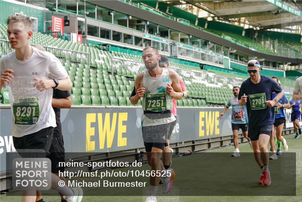 13.09.2026 - 21. swb-Marathon Bremen Michael Burmester http://msf.ph/oto/10456525 13.09.2026 12:53:33 Laufen im Stadion 102, 107, 145, 189, 313, 376, 385, 472, 481, 541, 560, 615, 616, 666, 675, 683, 696, 740, 755, 792, 816, 827, 982, 985, 987, 1033, 1056, 1076, 1207, 1232, 1252, 1297, 1419, 1433, 1445, 1468, 1528, 1542, 1551, 1631, 1646, 1658, 1664, 1704, 1707, 1814, 2007, 2043, 2055, 2203, 2280, 2350, 2362, 2401, 2422, 2454, 2480, 2498, 2499, 2623, 2701, 2767, 2820, 2824, 2858, 2882, 2913, 2962, 2971, 2997, 3054, 3085, 3149, 3236, 3336, 3362, 3413, 3448, 3830, 3988, 4283, 4475, 4605 meine-sportfotos.de
