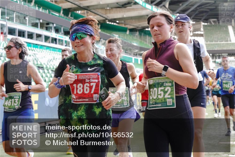 13.09.2026 - 21. swb-Marathon Bremen Michael Burmester http://msf.ph/oto/10456532 13.09.2026 13:11:18 Laufen im Stadion 265, 373, 581, 703, 843, 869, 984, 1113, 1180, 1226, 1435, 1738, 1849, 1851, 1855, 1867, 1894, 1936, 1952, 1967, 2202, 2248, 2268, 2281, 2284, 2299, 2330, 2333, 2339, 2342, 2353, 2375, 2426, 2432, 2443, 2530, 2531, 2553, 2589, 2654, 2659, 2669, 2673, 2682, 2714, 2784, 2785, 2804, 2819, 2822, 2836, 2850, 2907, 2920, 2932, 2976, 3026, 3027, 3063, 3079, 3082, 3086, 3089, 3122, 3159, 3174, 3207, 3208, 3308, 3328, 3349, 3352, 3370, 3409, 3410, 3470, 3549, 551 meine-sportfotos.de