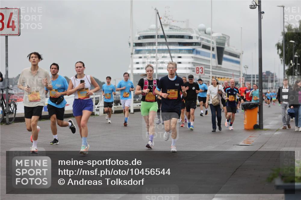 13.09.2026 - Kiel Lauf Andreas Tolksdorf http://msf.ph/oto/10456544 13.09.2026 11:57:23 Kiellinie 3 meine-sportfotos.de