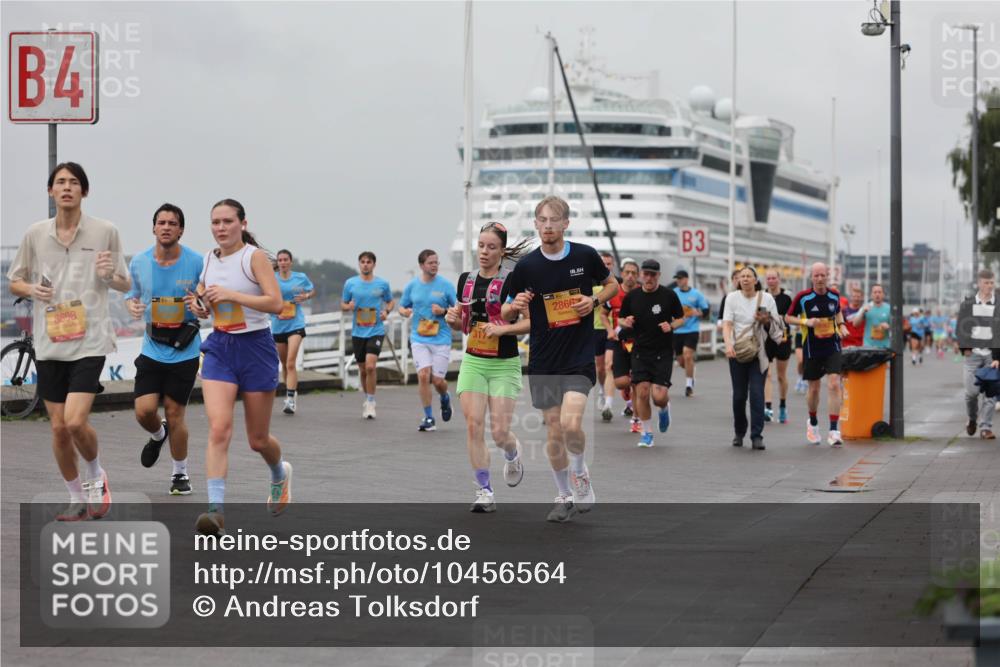 13.09.2026 - Kiel Lauf Andreas Tolksdorf http://msf.ph/oto/10456564 13.09.2026 11:57:24 Kiellinie 4, 431409, 8698, 2866, 3 meine-sportfotos.de