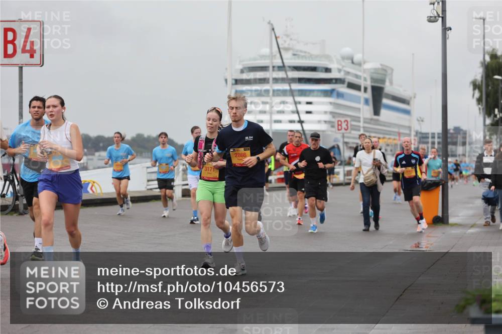 13.09.2026 - Kiel Lauf Andreas Tolksdorf http://msf.ph/oto/10456573 13.09.2026 11:57:24 Kiellinie 4, 3171, 2866, 3 meine-sportfotos.de