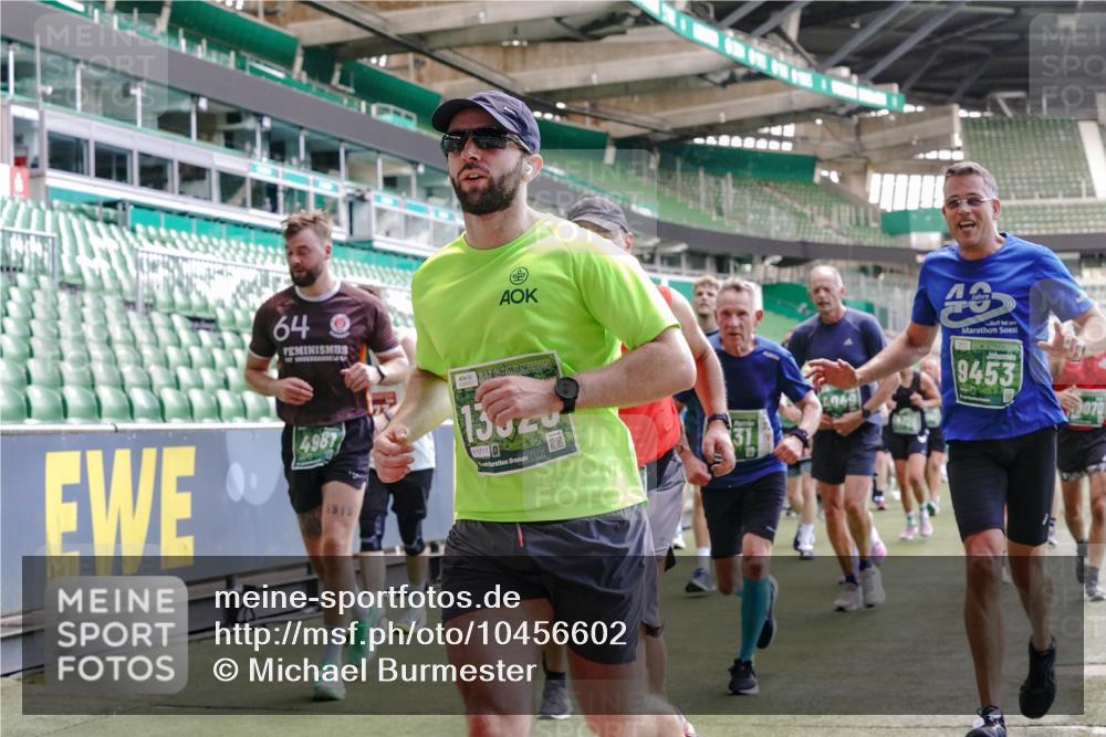 13.09.2026 - 21. swb-Marathon Bremen Michael Burmester http://msf.ph/oto/10456602 13.09.2026 13:11:19 Laufen im Stadion 265, 373, 581, 703, 843, 869, 984, 1113, 1180, 1226, 1435, 1738, 1849, 1851, 1855, 1867, 1894, 1936, 1952, 1967, 2202, 2248, 2268, 2281, 2284, 2299, 2330, 2333, 2339, 2342, 2353, 2375, 2377, 2426, 2432, 2443, 2530, 2531, 2553, 2589, 2654, 2659, 2669, 2673, 2682, 2714, 2784, 2785, 2804, 2819, 2822, 2836, 2850, 2907, 2920, 2932, 2976, 3026, 3027, 3063, 3079, 3082, 3086, 3089, 3122, 3159, 3174, 3207, 3208, 3308, 3328, 3349, 3352, 3370, 3409, 3410, 3470, 3549, 551 meine-sportfotos.de