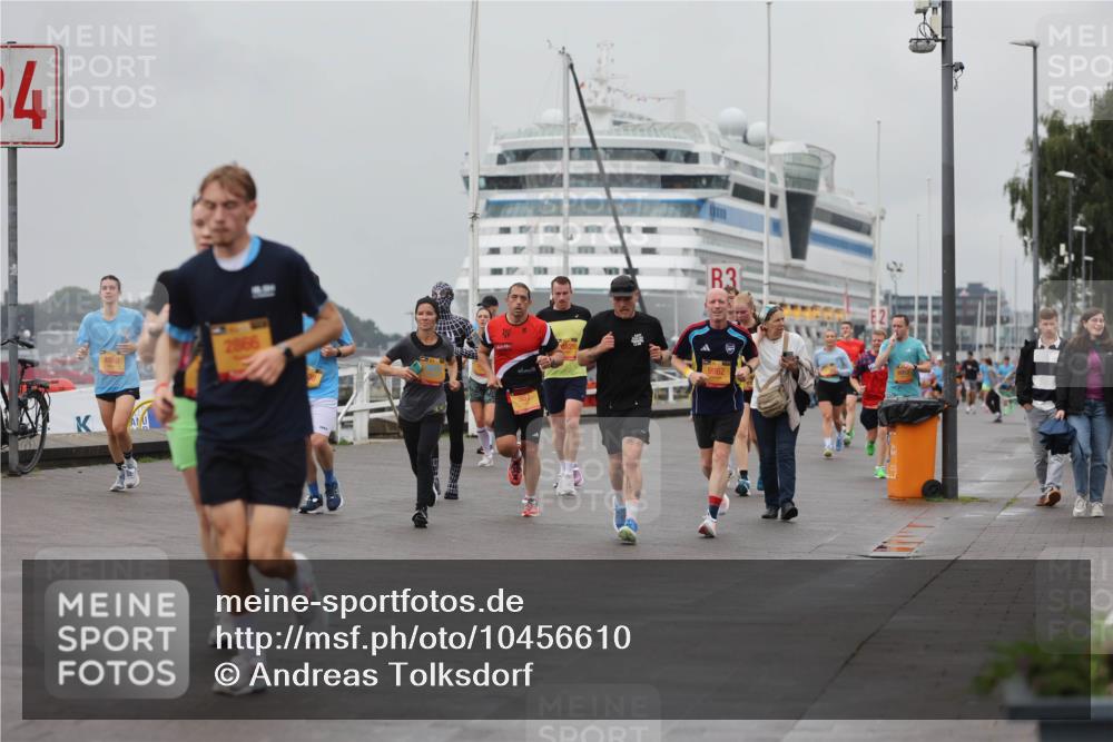13.09.2026 - Kiel Lauf Andreas Tolksdorf http://msf.ph/oto/10456610 13.09.2026 11:57:26 Kiellinie 4, 4860, 2866, 3, 9962 meine-sportfotos.de