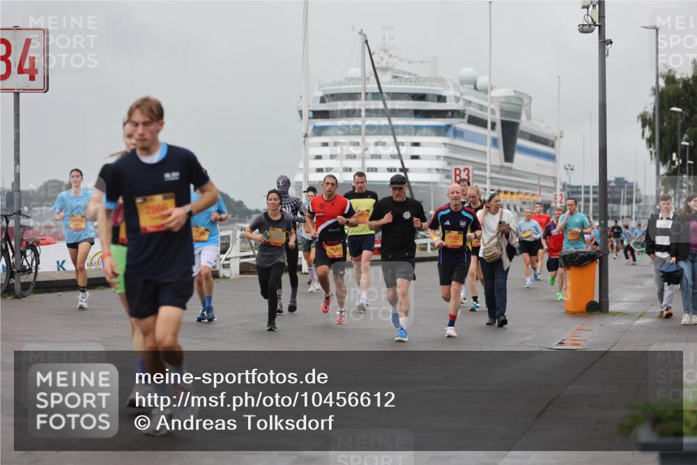 13.09.2026 - Kiel Lauf Andreas Tolksdorf http://msf.ph/oto/10456612 13.09.2026 11:57:26 Kiellinie 34, 4860, 9962, 3 meine-sportfotos.de