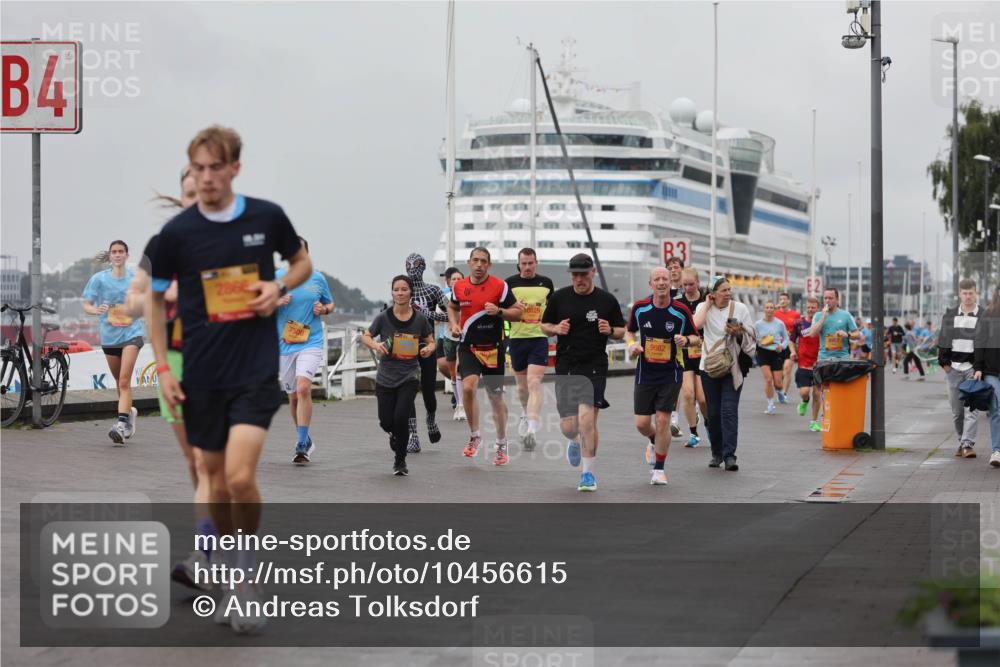 13.09.2026 - Kiel Lauf Andreas Tolksdorf http://msf.ph/oto/10456615 13.09.2026 11:57:26 Kiellinie 4, 486, 9962, 3 meine-sportfotos.de