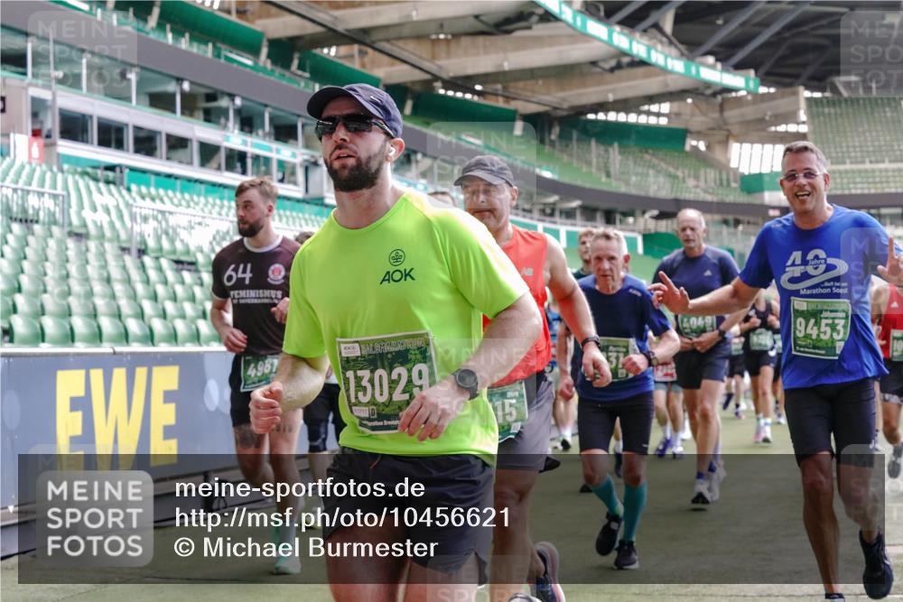 13.09.2026 - 21. swb-Marathon Bremen Michael Burmester http://msf.ph/oto/10456621 13.09.2026 13:11:19 Laufen im Stadion 265, 373, 581, 703, 843, 869, 984, 1113, 1180, 1226, 1435, 1738, 1849, 1851, 1855, 1867, 1894, 1936, 1952, 1967, 2202, 2248, 2268, 2281, 2284, 2299, 2330, 2333, 2339, 2342, 2353, 2375, 2377, 2426, 2432, 2443, 2530, 2531, 2553, 2589, 2654, 2659, 2669, 2673, 2682, 2714, 2784, 2785, 2804, 2819, 2822, 2836, 2850, 2907, 2920, 2932, 2976, 3026, 3027, 3063, 3079, 3082, 3086, 3089, 3122, 3159, 3174, 3207, 3208, 3308, 3328, 3349, 3352, 3370, 3409, 3410, 3470, 3549, 551 meine-sportfotos.de