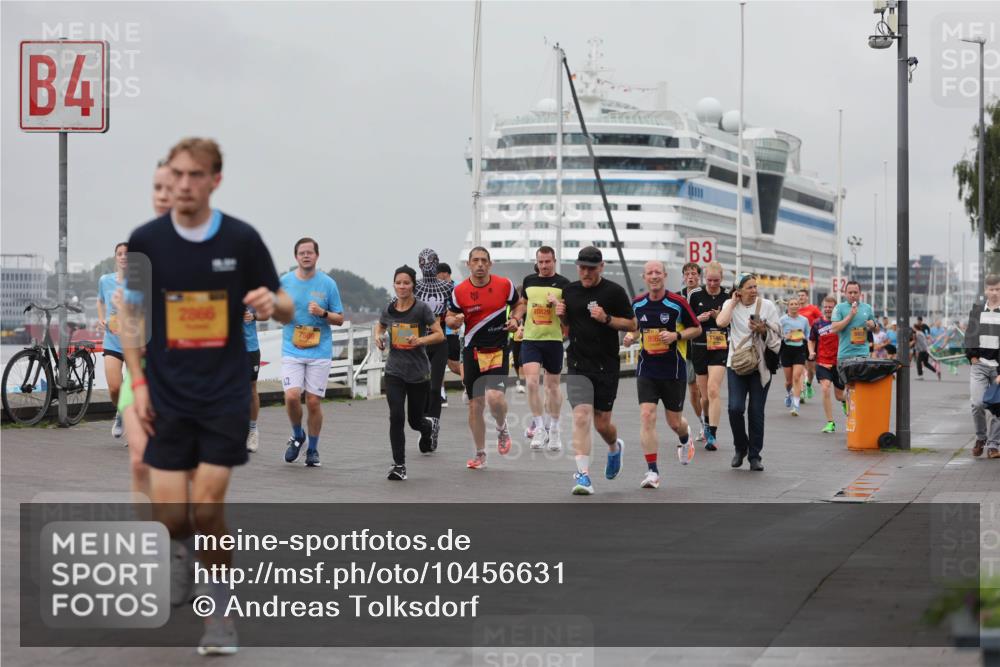 13.09.2026 - Kiel Lauf Andreas Tolksdorf http://msf.ph/oto/10456631 13.09.2026 11:57:26 Kiellinie 4, 2866, 7508, 2, 10829, 9962, 31, 1483 meine-sportfotos.de