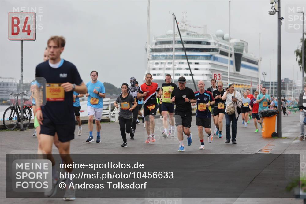 13.09.2026 - Kiel Lauf Andreas Tolksdorf http://msf.ph/oto/10456633 13.09.2026 11:57:26 Kiellinie 4, 2066, 10829, 9962, 3 meine-sportfotos.de