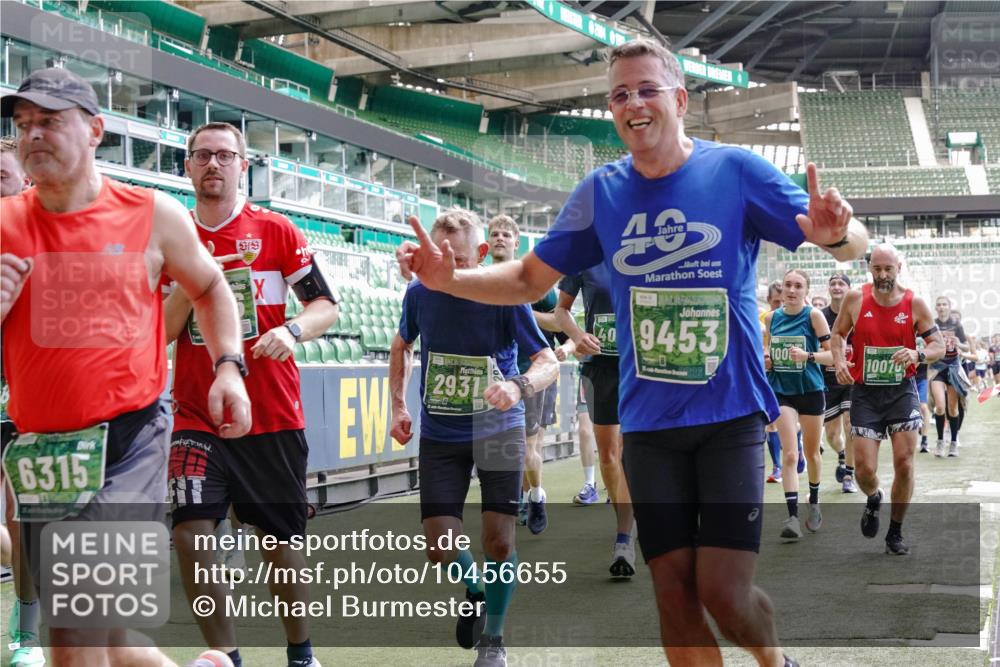 13.09.2026 - 21. swb-Marathon Bremen Michael Burmester http://msf.ph/oto/10456655 13.09.2026 13:11:20 Laufen im Stadion 265, 373, 581, 703, 843, 984, 1113, 1180, 1226, 1435, 1738, 1849, 1851, 1855, 1867, 1894, 1936, 1952, 1967, 2202, 2248, 2268, 2281, 2284, 2299, 2330, 2333, 2339, 2342, 2353, 2375, 2377, 2426, 2432, 2443, 2530, 2531, 2553, 2589, 2654, 2659, 2669, 2673, 2682, 2714, 2784, 2785, 2804, 2819, 2822, 2836, 2850, 2907, 2920, 2932, 2976, 3026, 3027, 3063, 3079, 3082, 3086, 3089, 3122, 3159, 3174, 3207, 3208, 3308, 3328, 3349, 3352, 3370, 3409, 3410, 3470, 3549, 551 meine-sportfotos.de