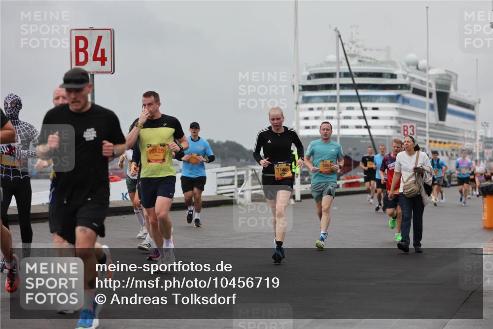 13.09.2026 - Kiel Lauf Andreas Tolksdorf http://msf.ph/oto/10456719 13.09.2026 11:57:31 Kiellinie 4, 10829, 1483, 8957, 3 meine-sportfotos.de