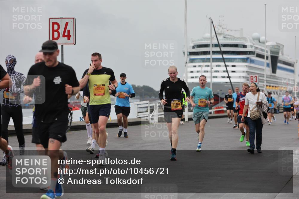 13.09.2026 - Kiel Lauf Andreas Tolksdorf http://msf.ph/oto/10456721 13.09.2026 11:57:31 Kiellinie 4, 10829, 11483, 8957, 3 meine-sportfotos.de